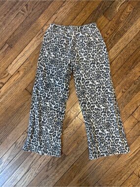 GOGO Girls Leopard Print Jeans in Gray and White